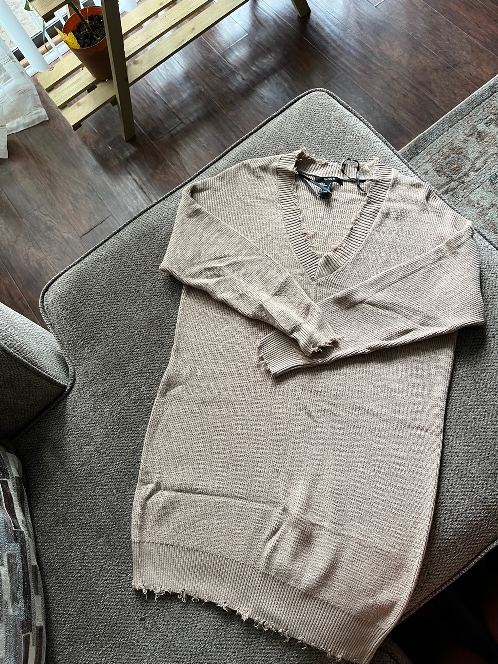 Forever 21 Light Beige Distressed V-Neck Sweater